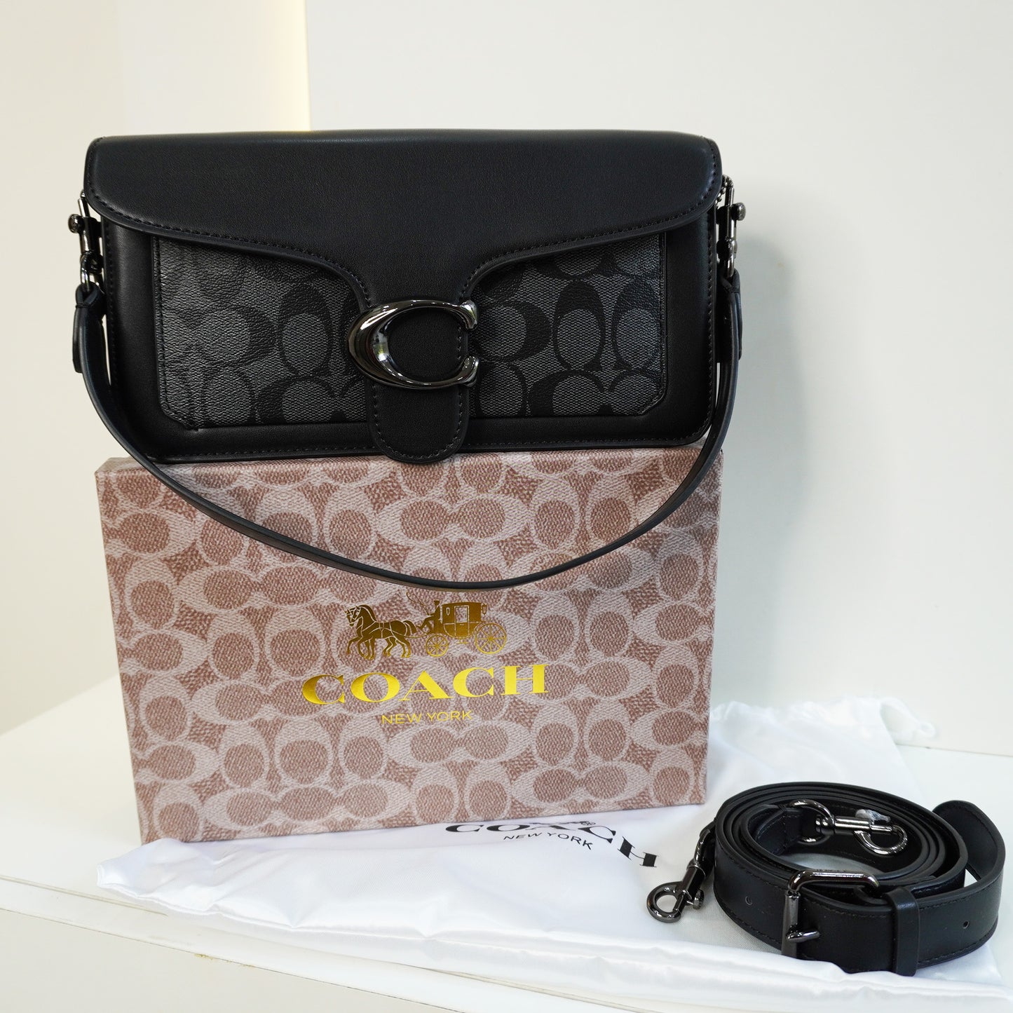 CH C Label (26) - Black Grey