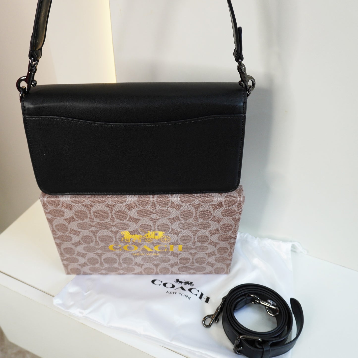 CH C Label (26) - Black Grey