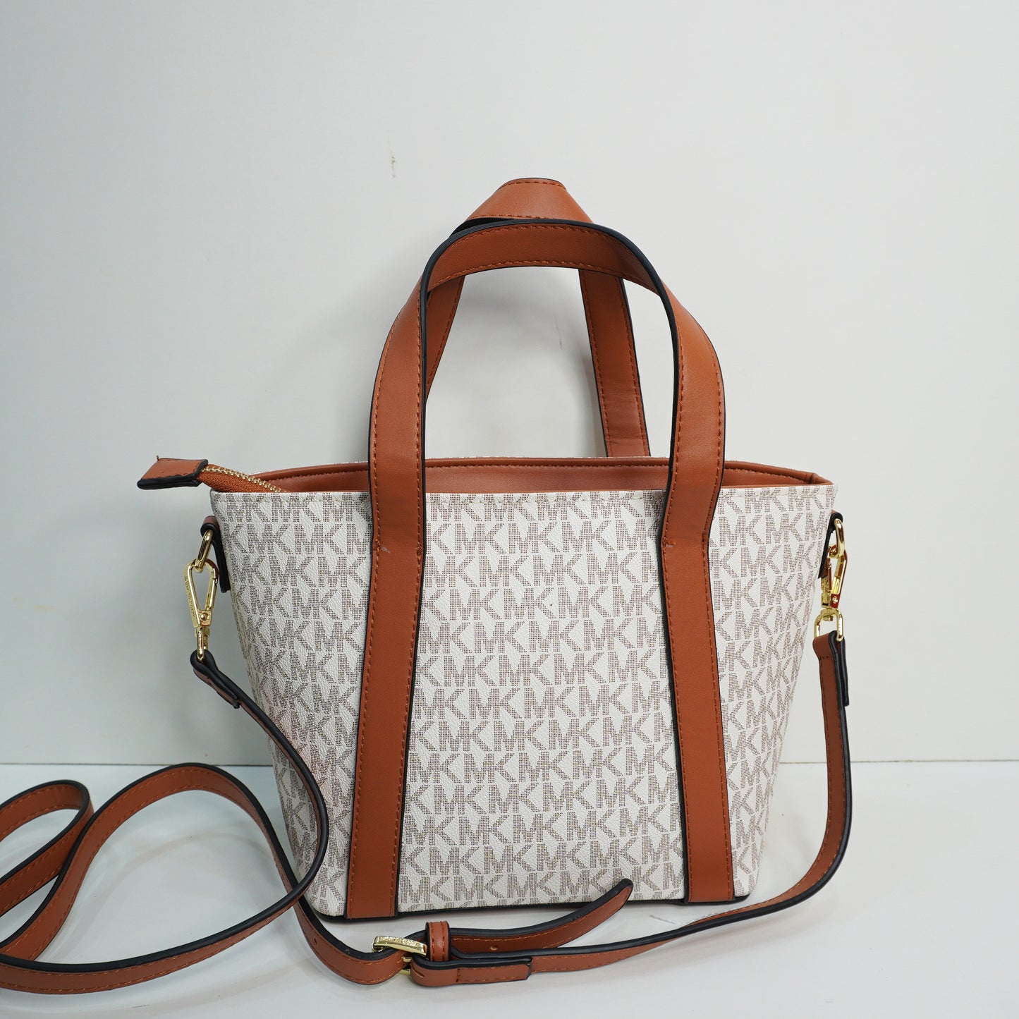 MK08 Satchel Bag With Detachable Sling - White
