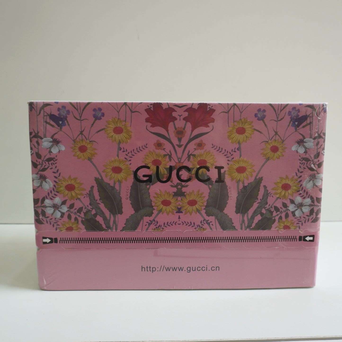 GG01 - Glossy Mini Chain Bag with Sculpted Buckle - Wine