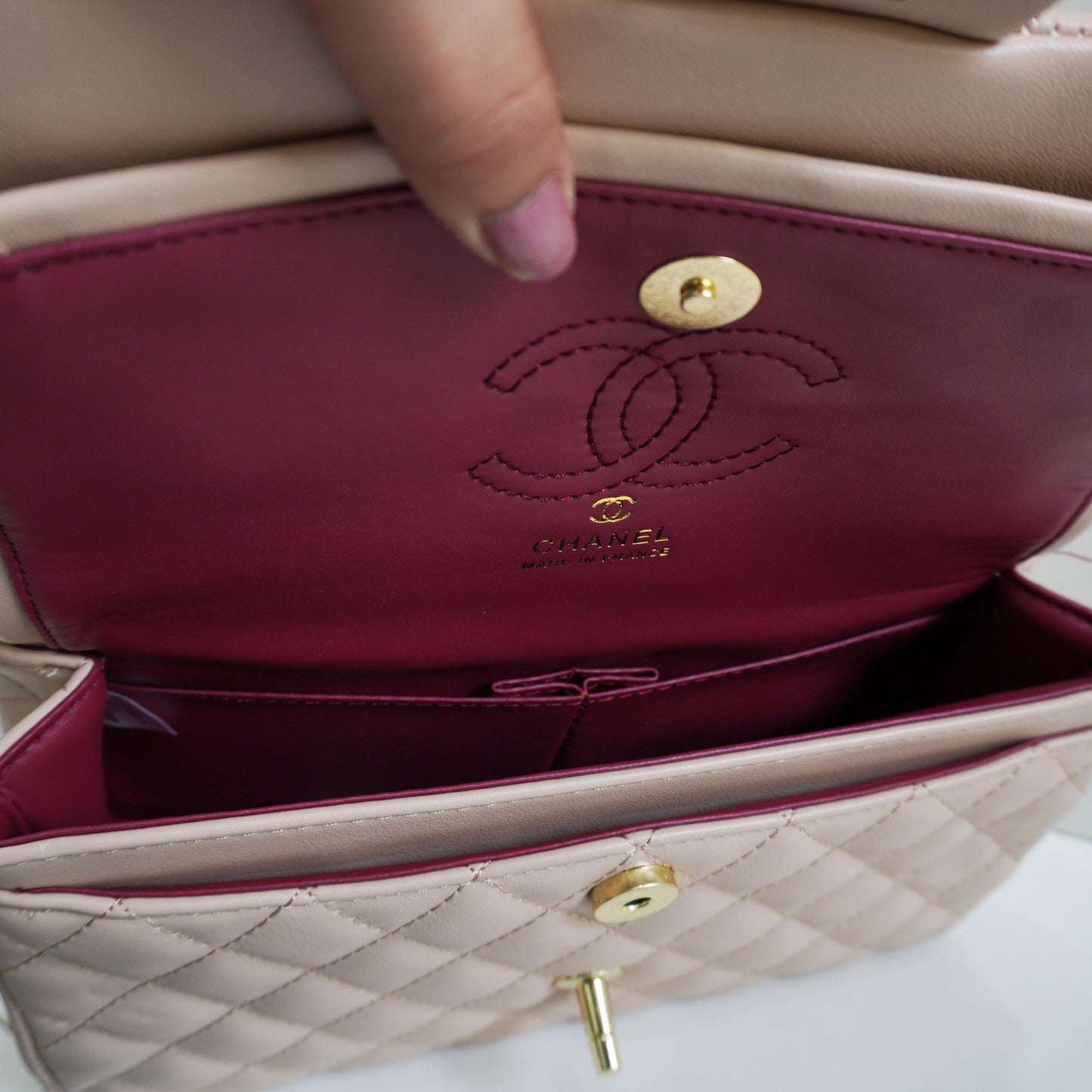 CHNL1 - Elegant Quilted Flap Bag – Beige with Gold-Tone Chain