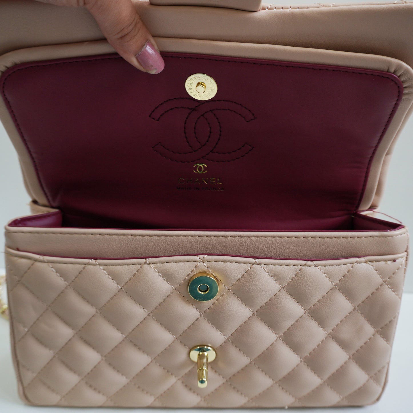 CHNL1 - Elegant Quilted Flap Bag – Beige with Gold-Tone Chain