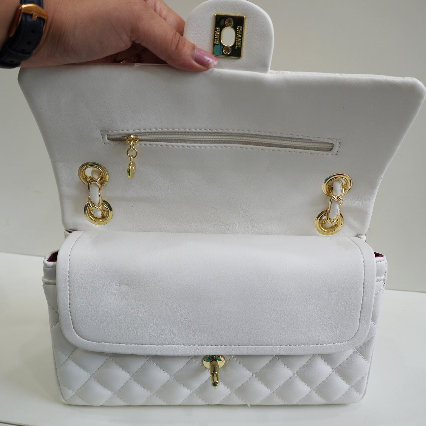 CHNL1 - Elegant Quilted Flap Bag – White with Gold-Tone Chain