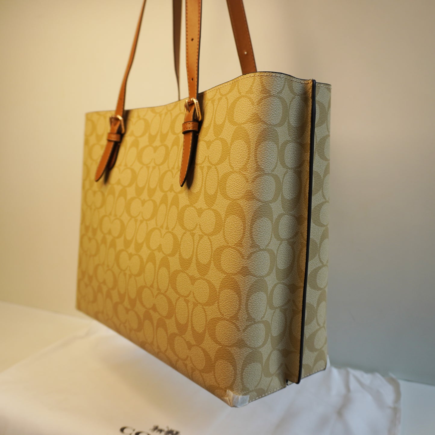 CH 3 Partition Ultra Premium Tote With Box - Apricot Black