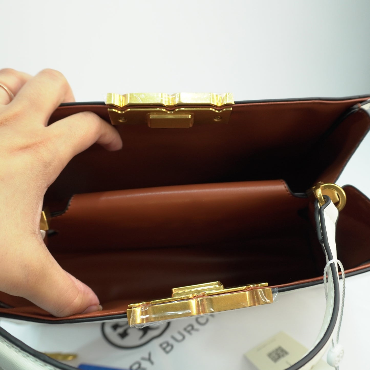 TB070 - Large Satchel - Tan