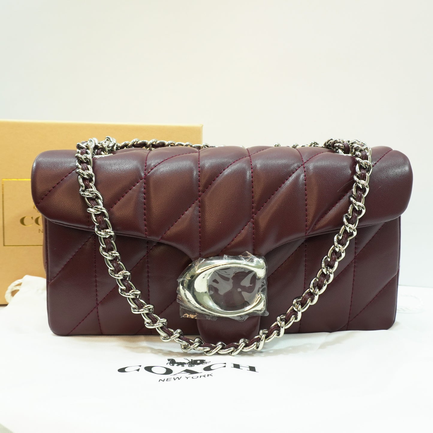 CH C Label (26)- QUILTED - Wine