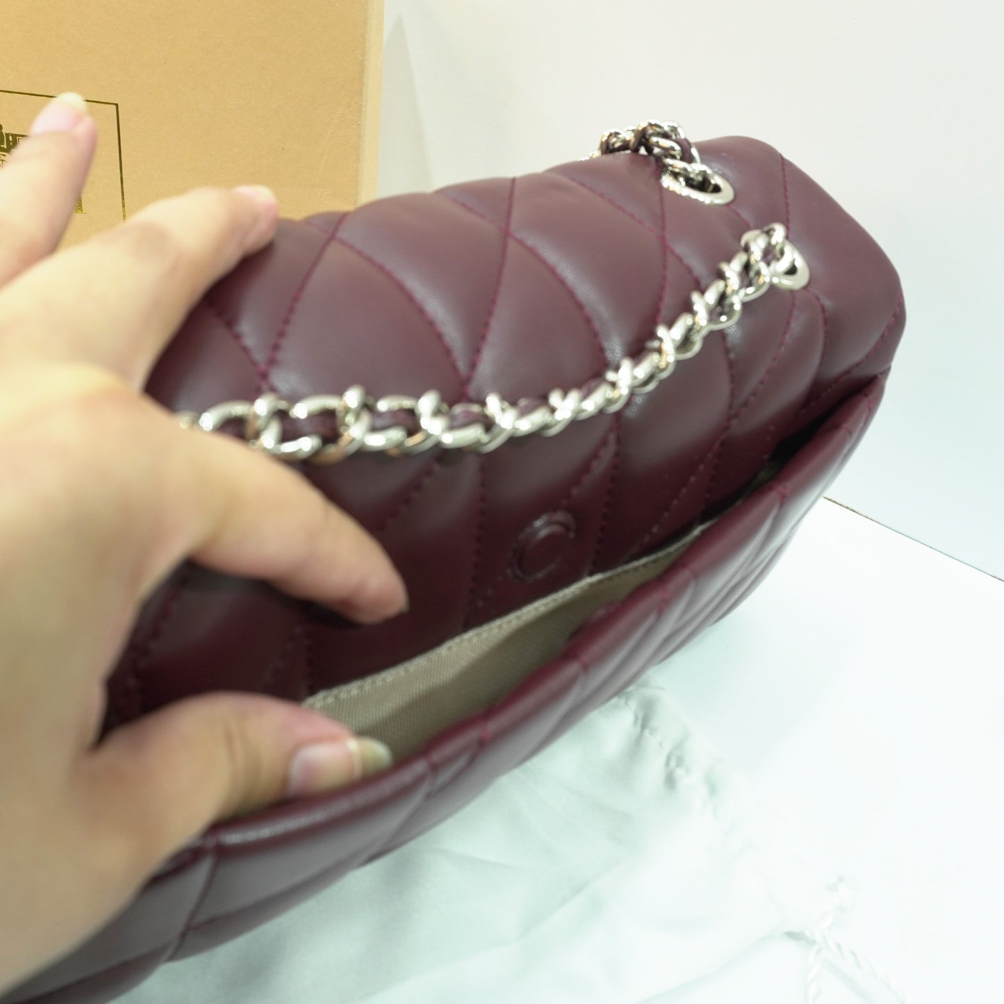 CH C Label (26)- QUILTED - Wine
