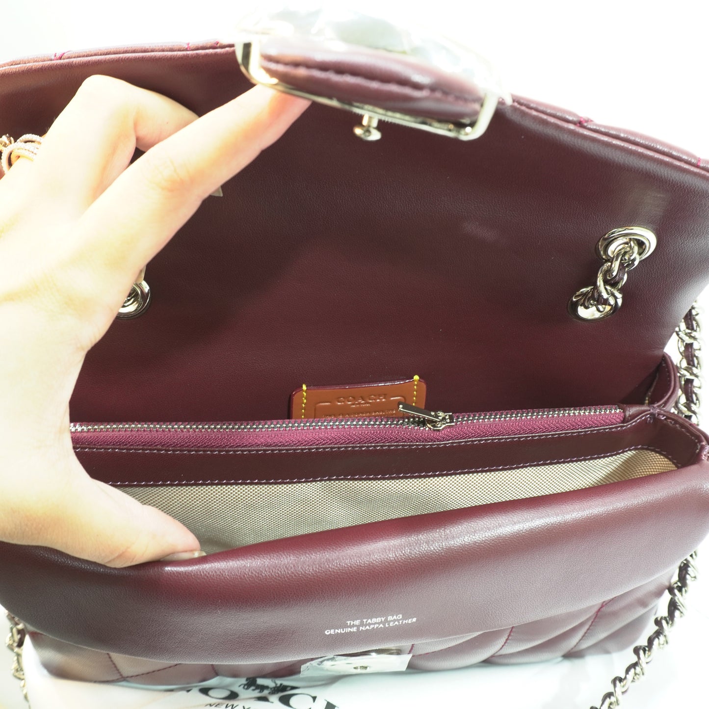 CH C Label (26)- QUILTED - Wine