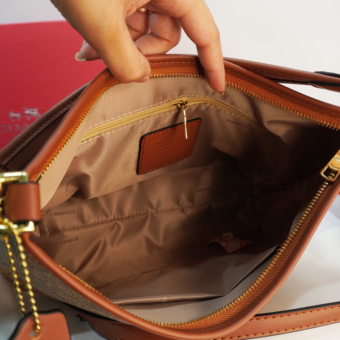 CH666 - Sling/Shoulder - Apricot