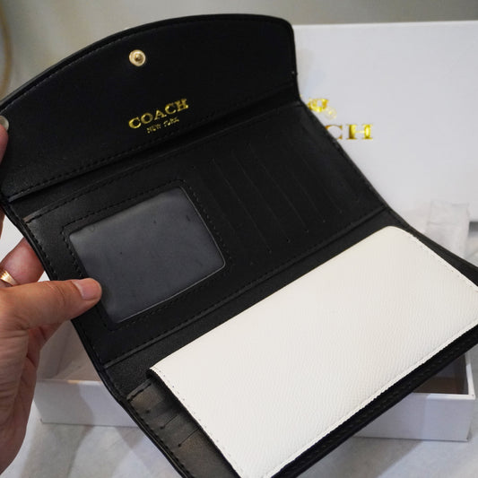 CH549 - Long Wallet - Pale Yellow White