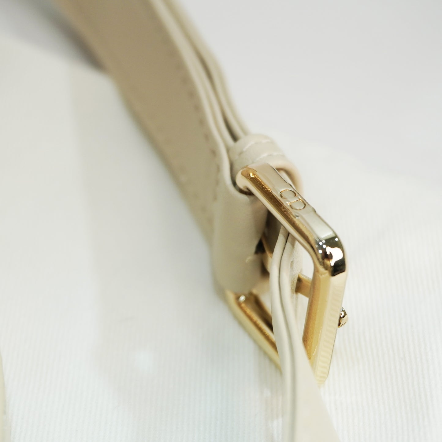 CD007 - Sling/Shoulder - Ivory Tone