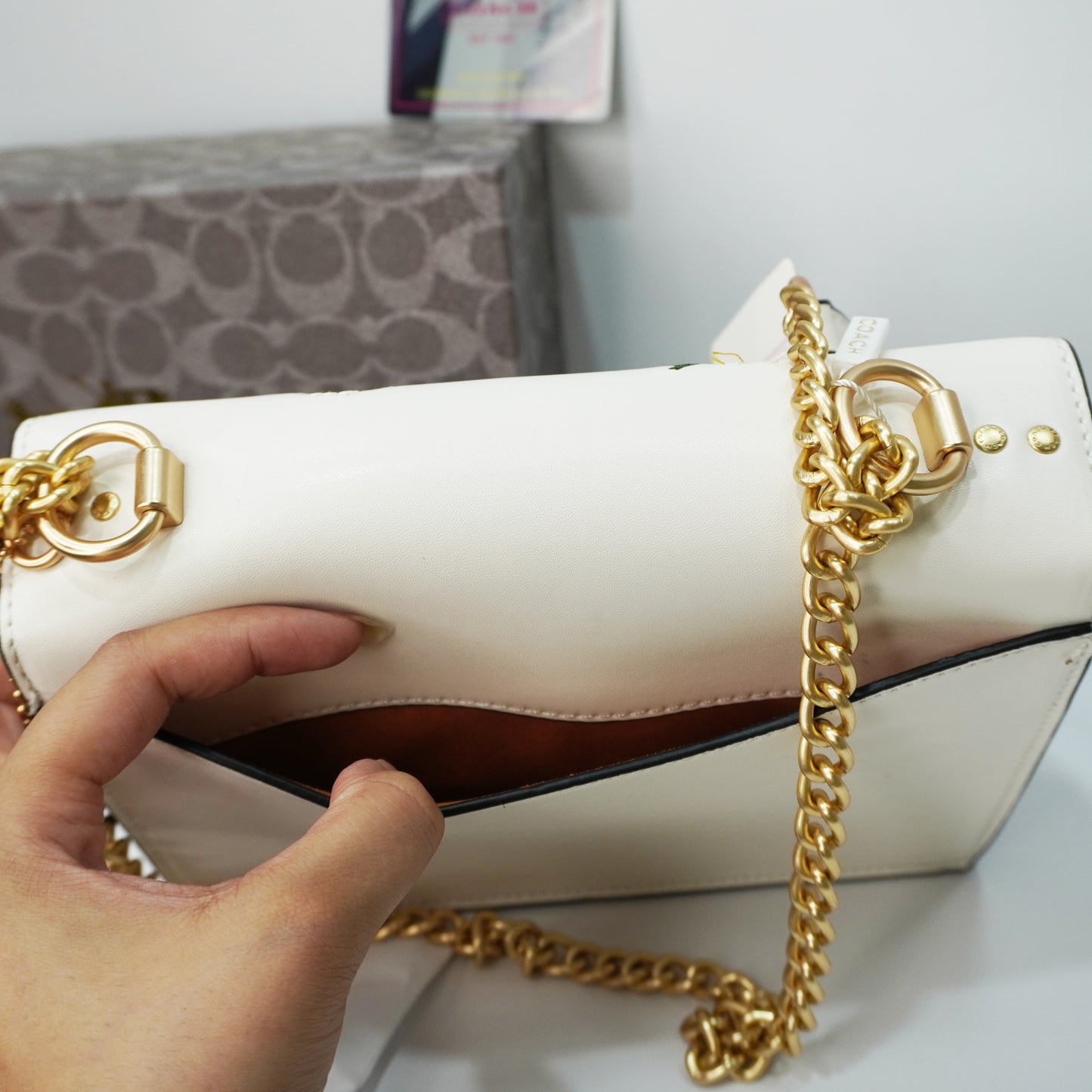 CH015 - Sling/ Shoulder - White floral