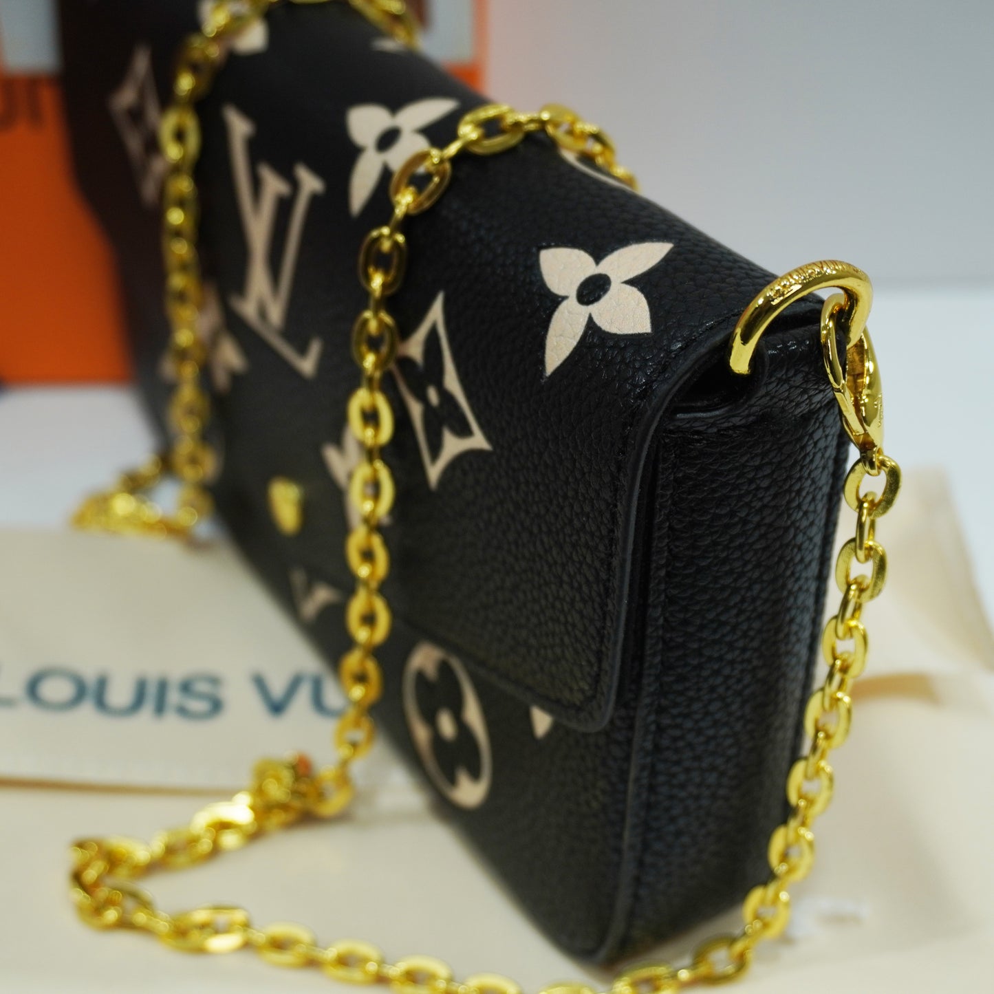 LV222 - Sling - Black Monogram 3 in 1