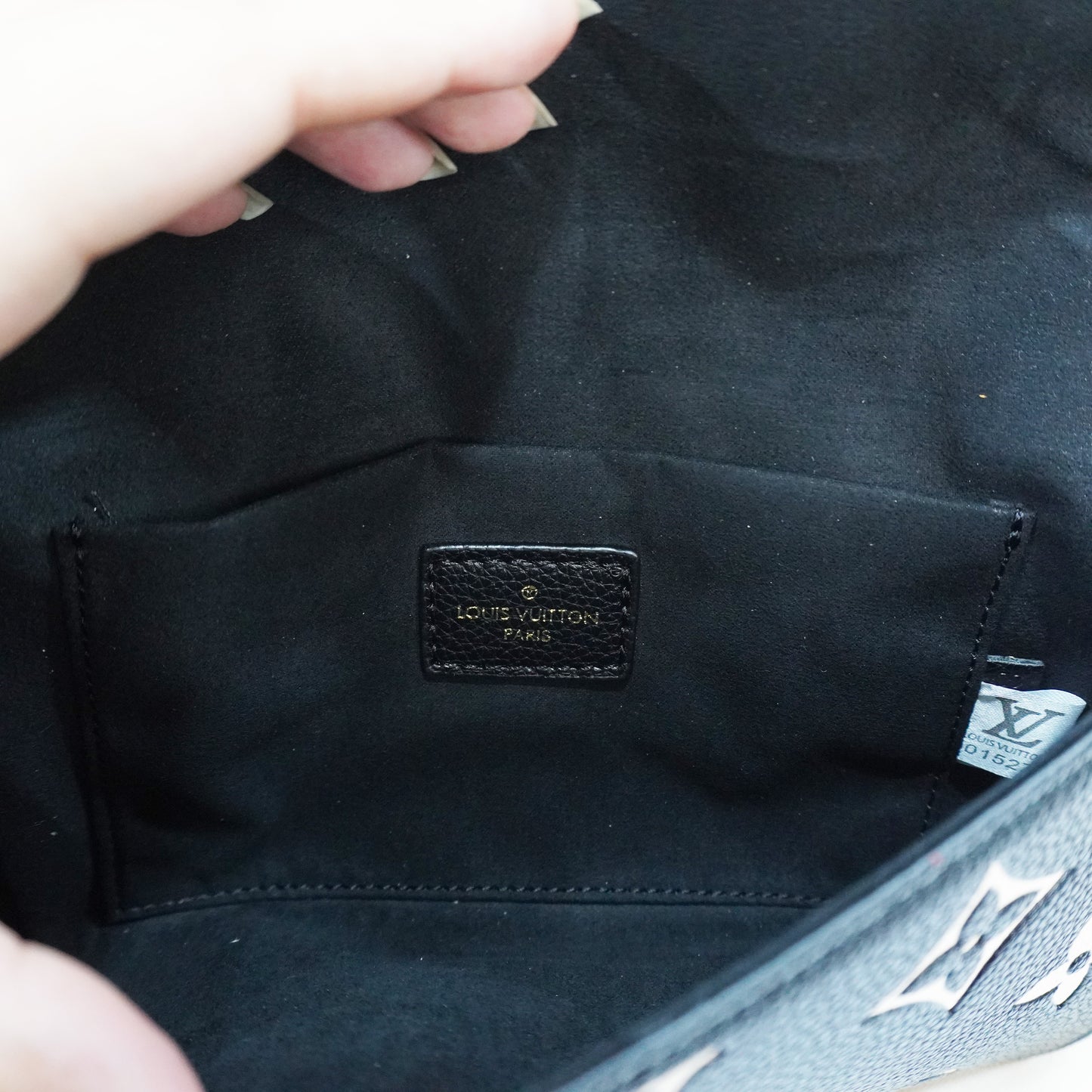 LV222 - Sling - Black Monogram 3 in 1