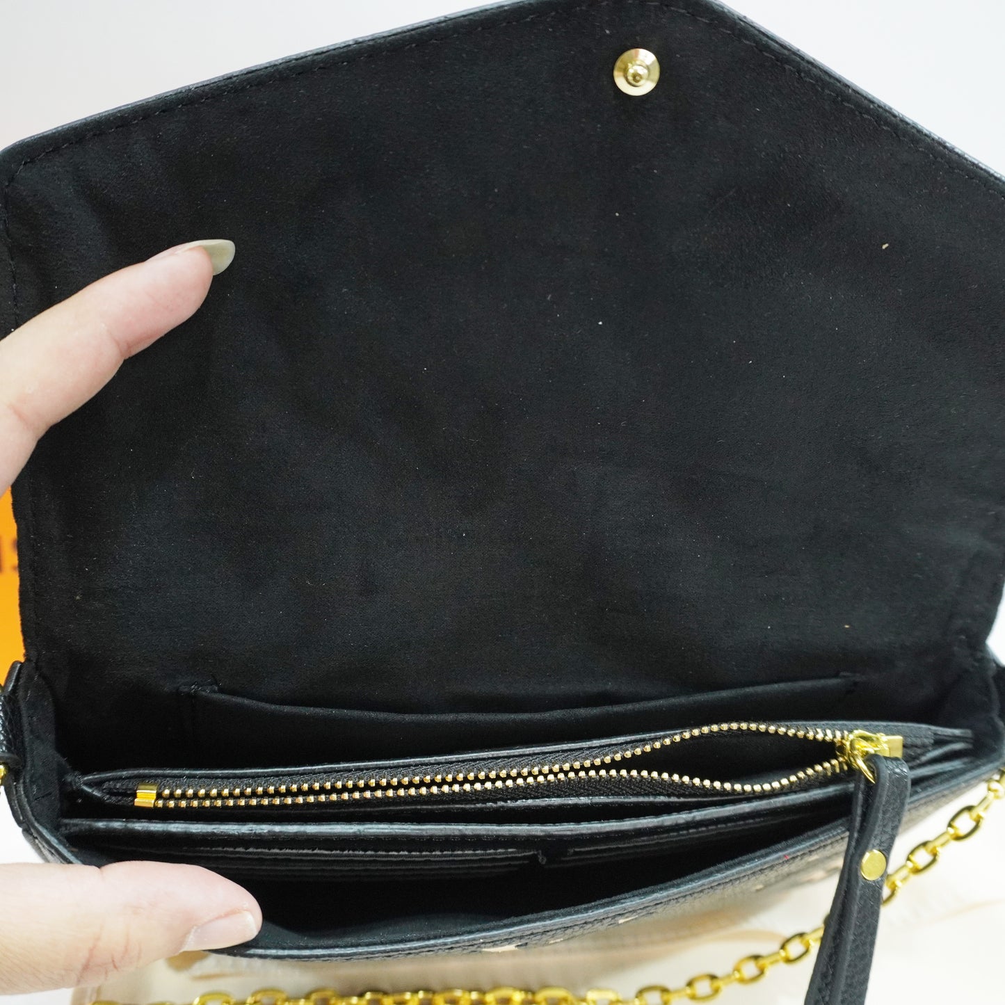 LV222 - Sling - Black Monogram 3 in 1
