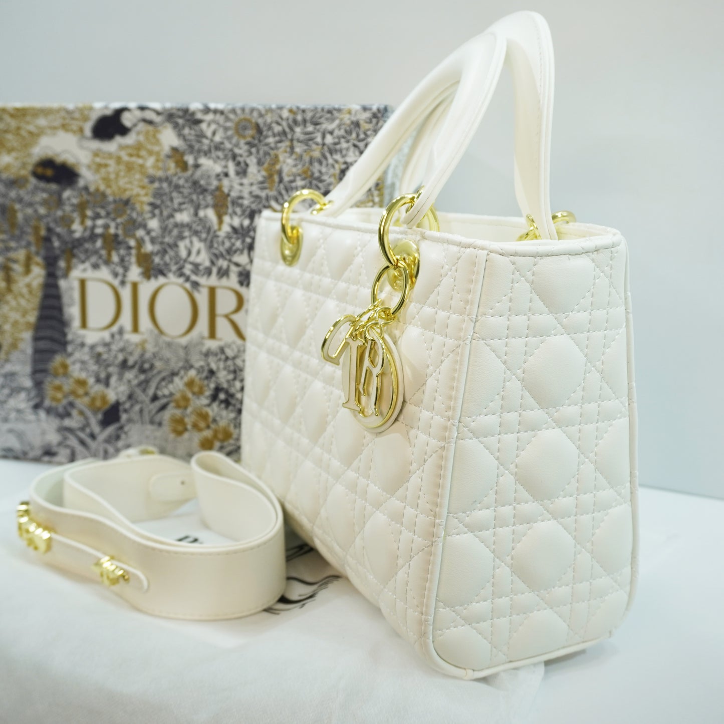 CD002 - Sling - White