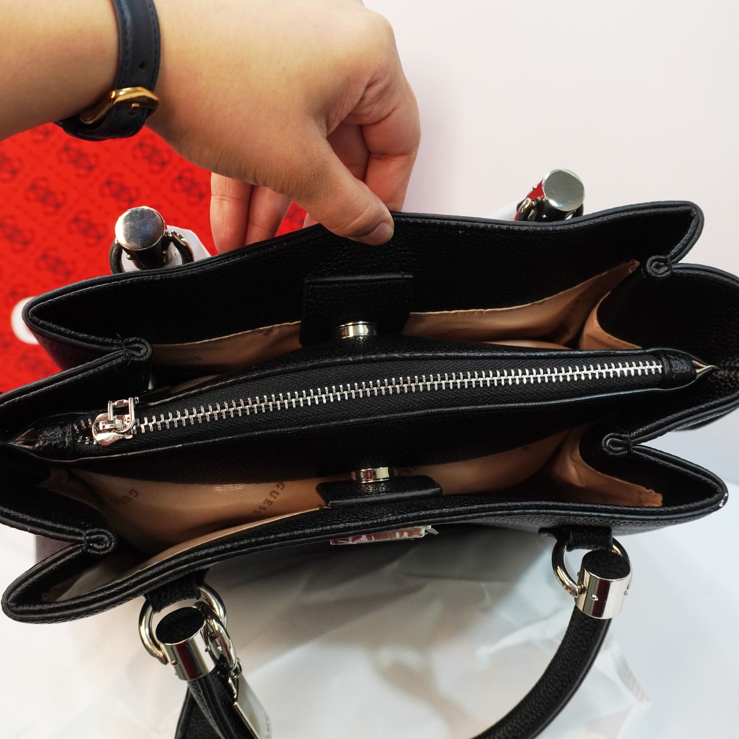GES121 - Tote - Black