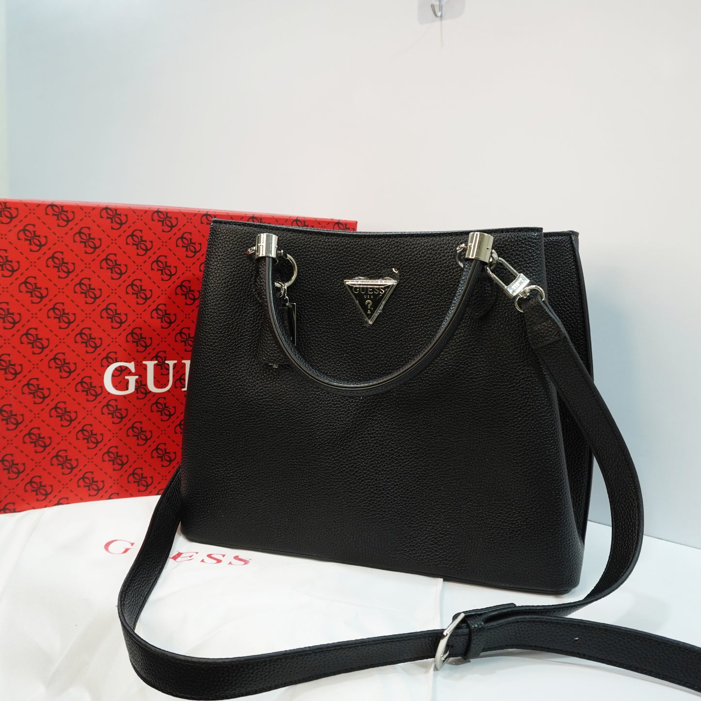 GES121 - Tote - Black