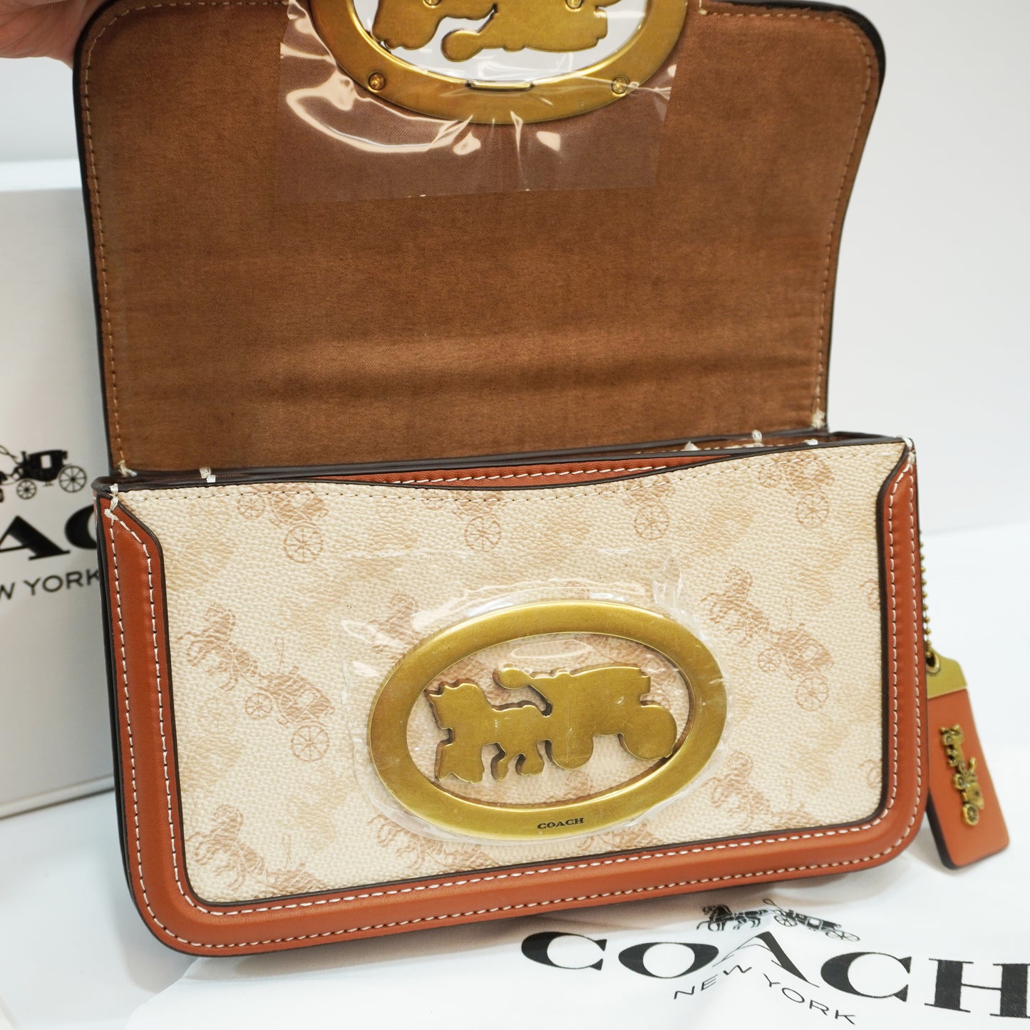 CH900 - Sling/Shoulder - Beige Signature Print