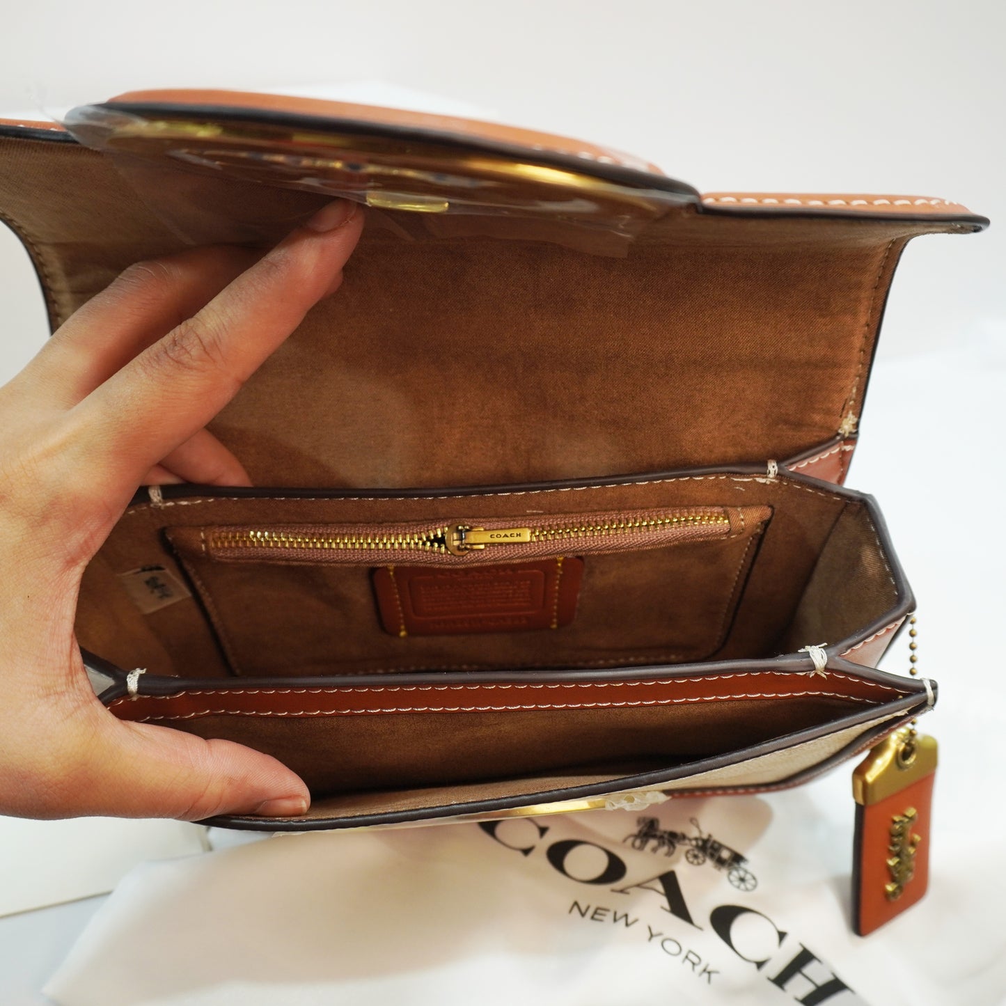 CH900 - Sling/Shoulder - Beige Signature Print