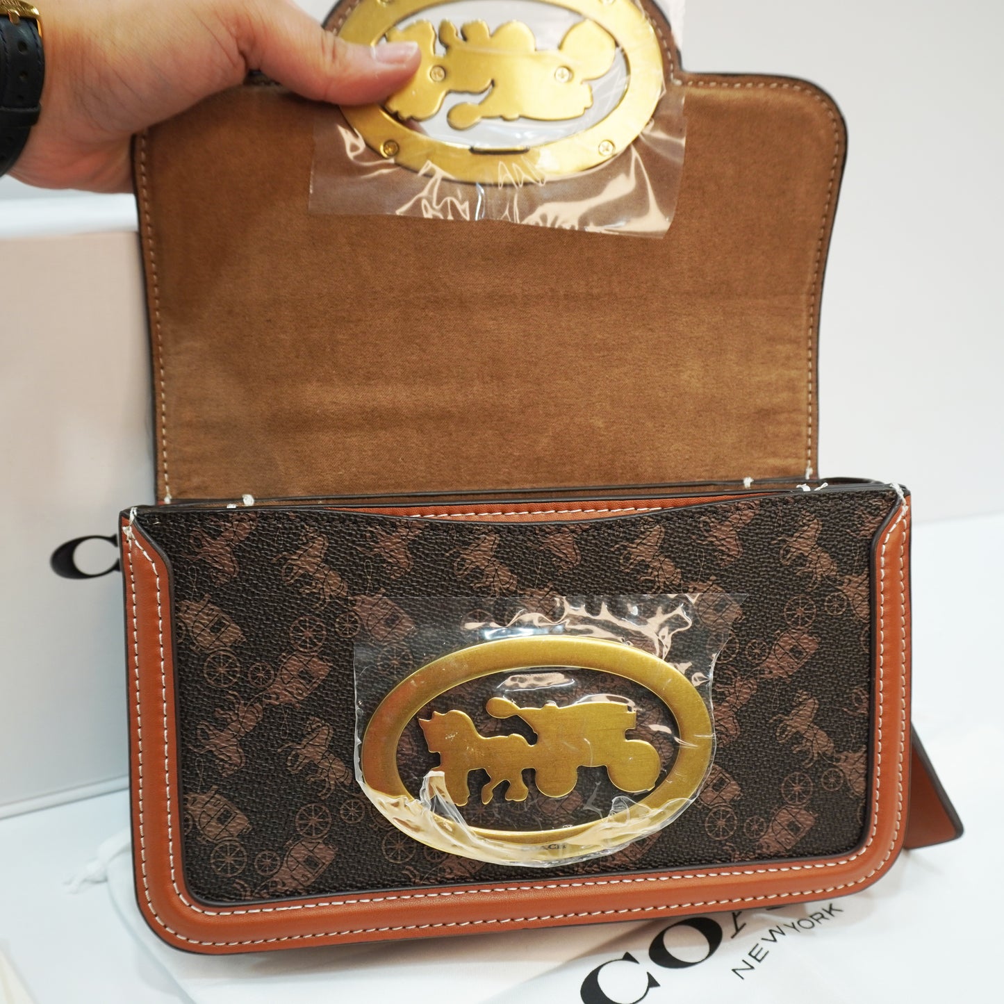 CH900 - Sling/ Shoulder - Black Signature Print