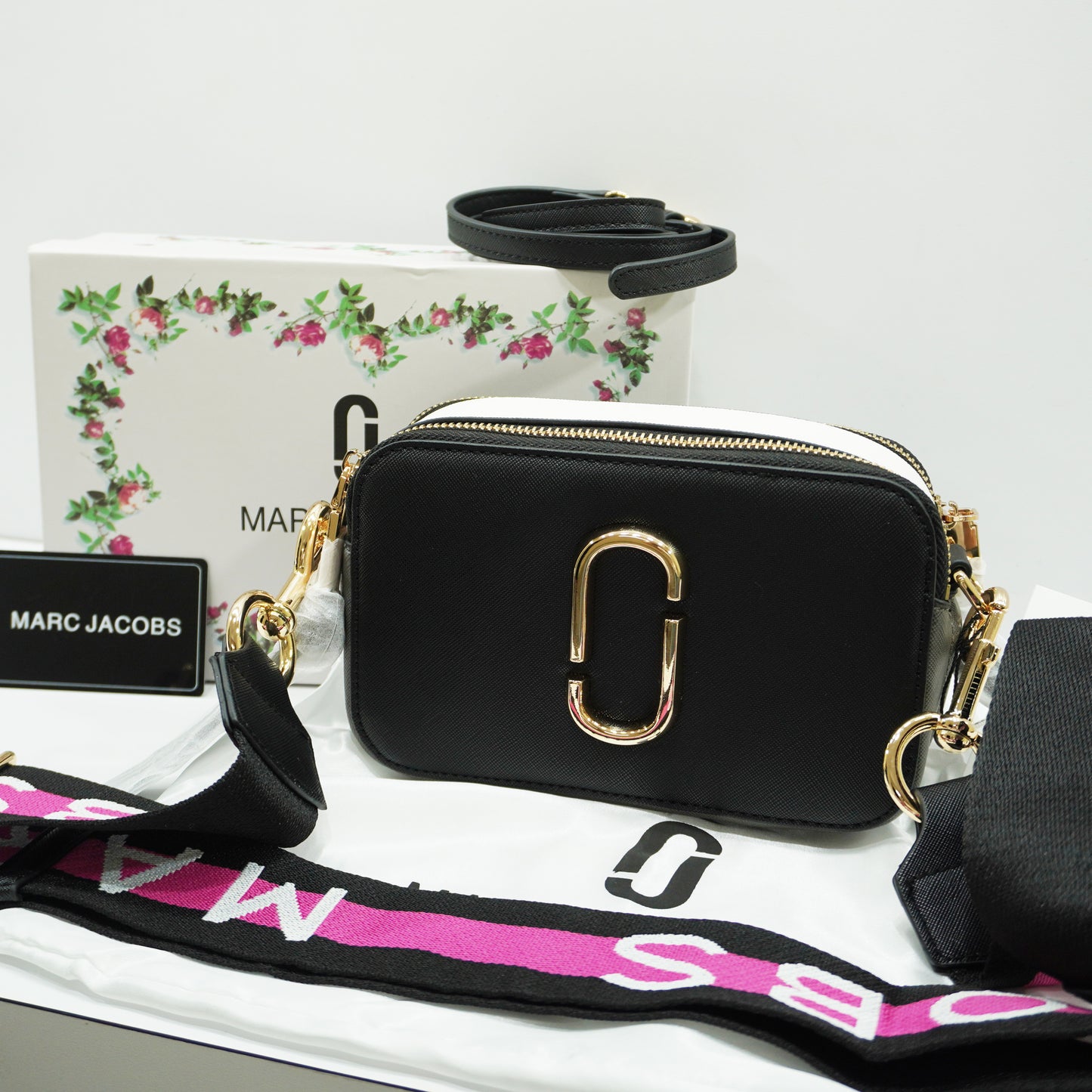 MJ232 - Sling/Crossbody - Black