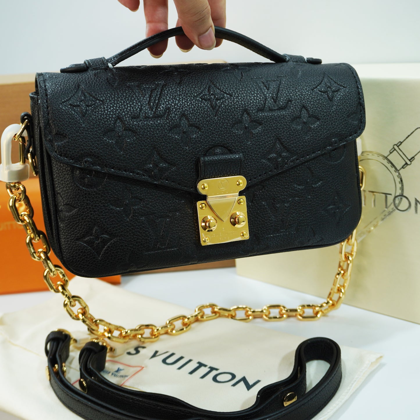LV559 - Shoulder - Black Ultra Premium Double Box