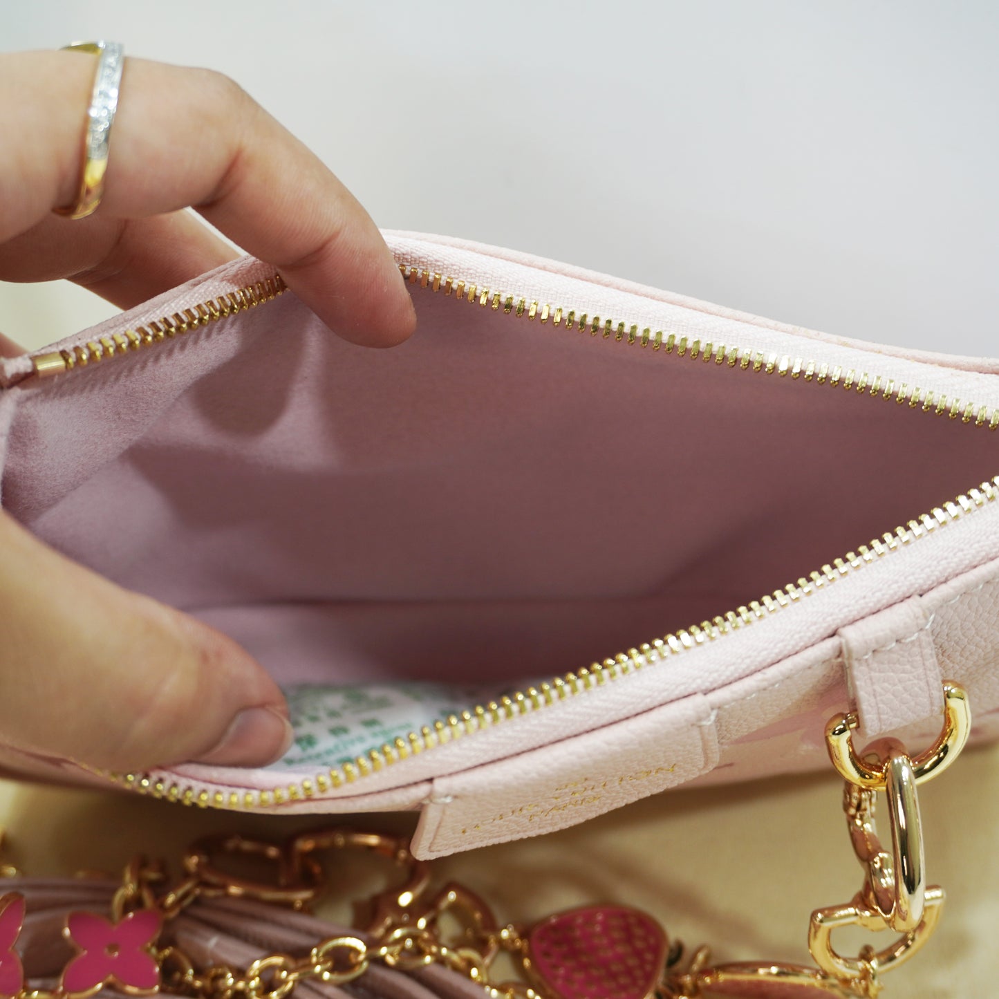 LV989 - Shoulder/Sling - Blush Pink