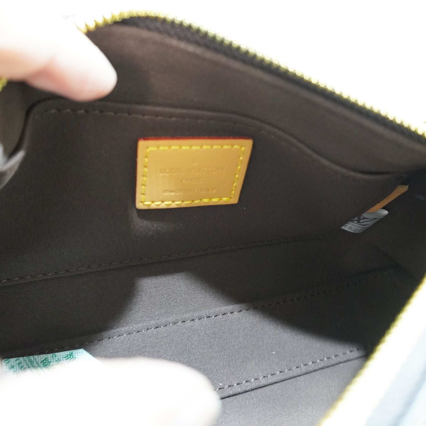 LV525 - Shoulder/Sling - Signature Ultra Premium Luxury