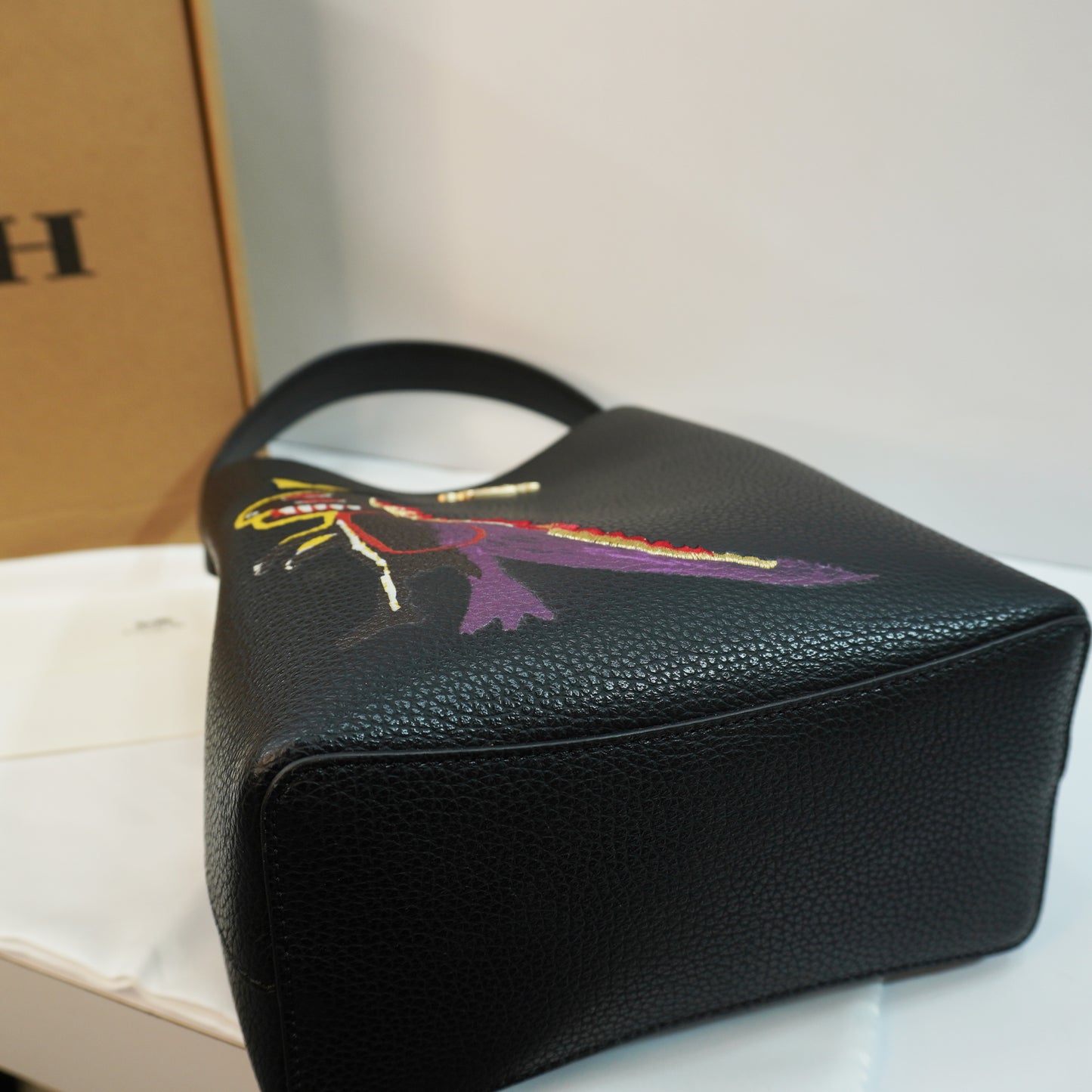 CH77 - Bucket bag shoulder/sling - Black Limited edition