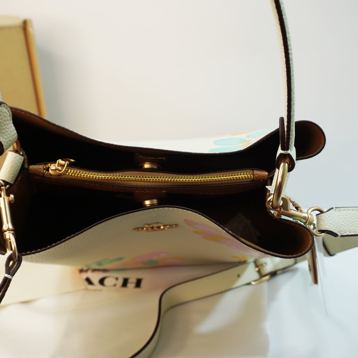 CH77 - Bucket bag Shoulder/Sling - Cream Floral Limited Edition