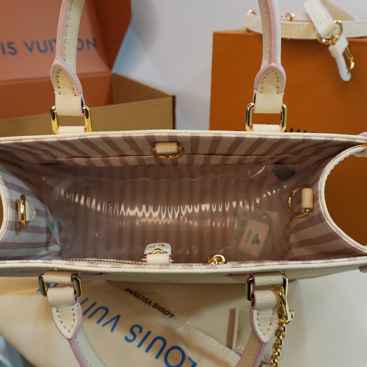 LV515 - Satchel/Sling/Medium size tote - Cream snd Blush Pink