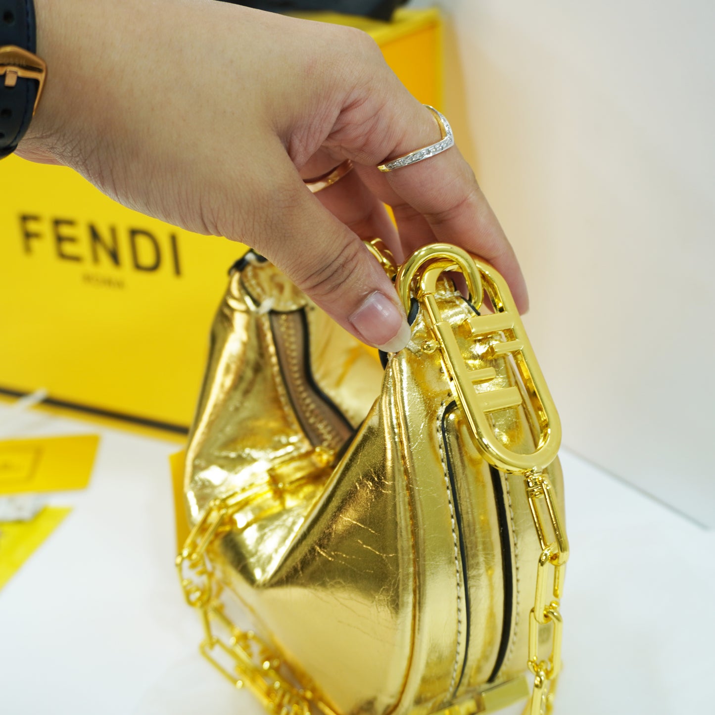 FND567 - Sling - Gold limited edition