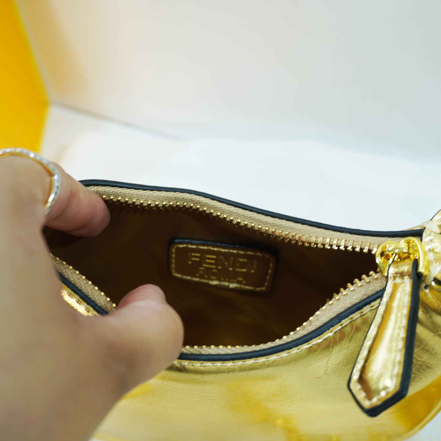 FND567 - Sling - Gold limited edition