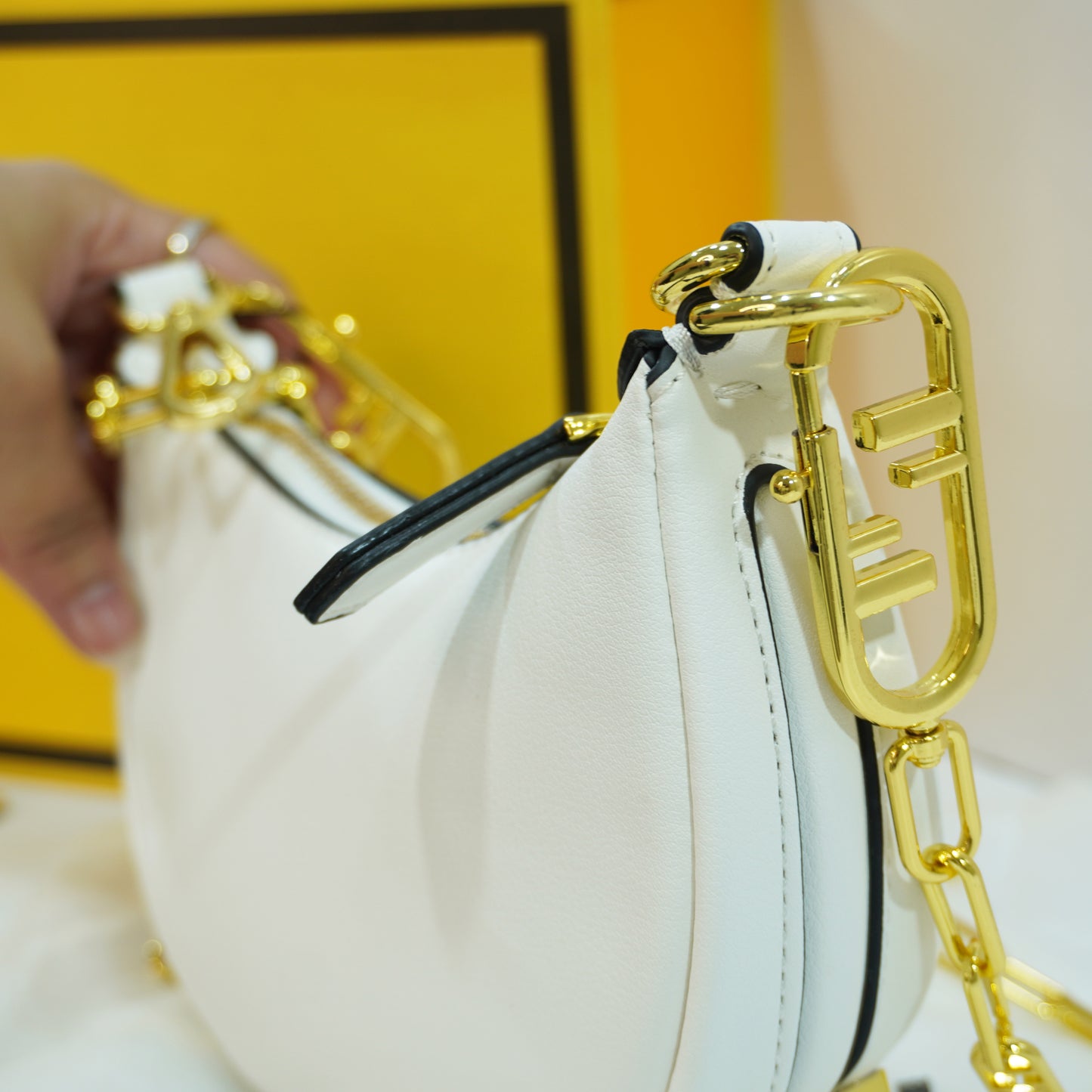 FND567 - Sling - White