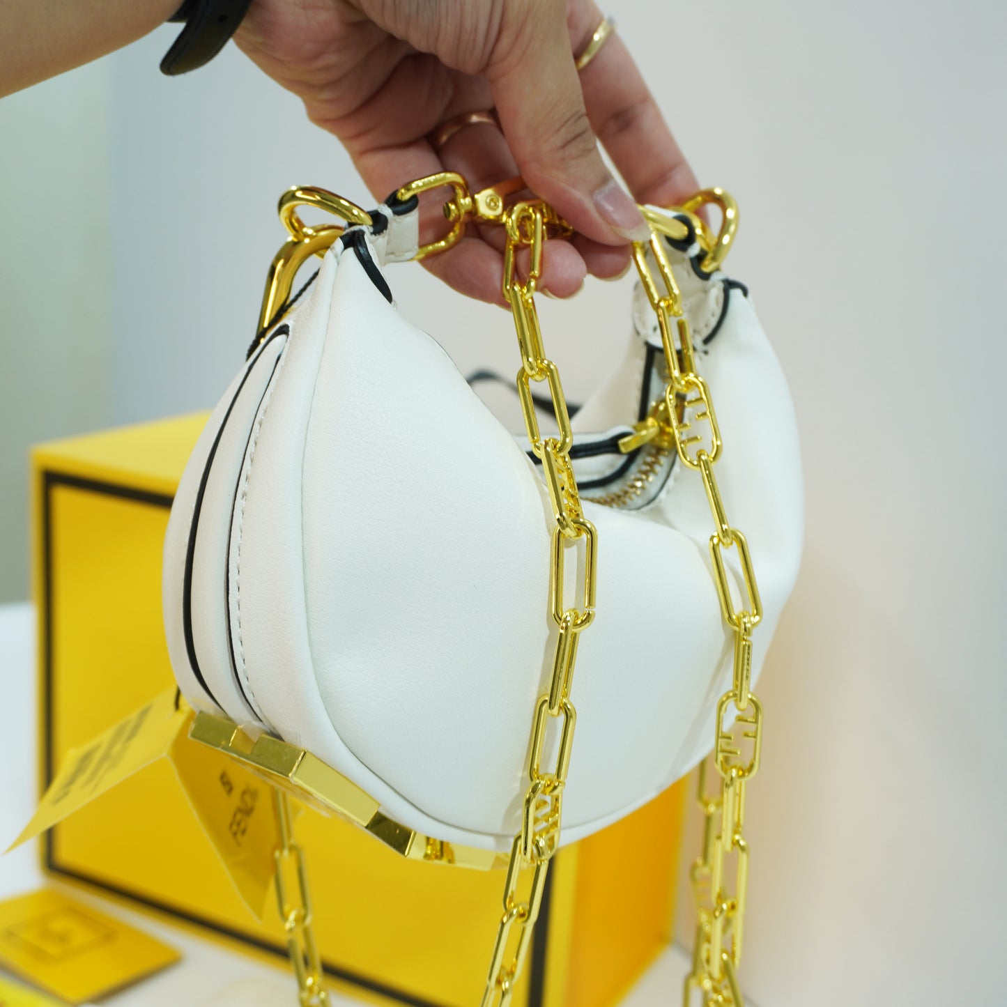 FND567 - Sling - White