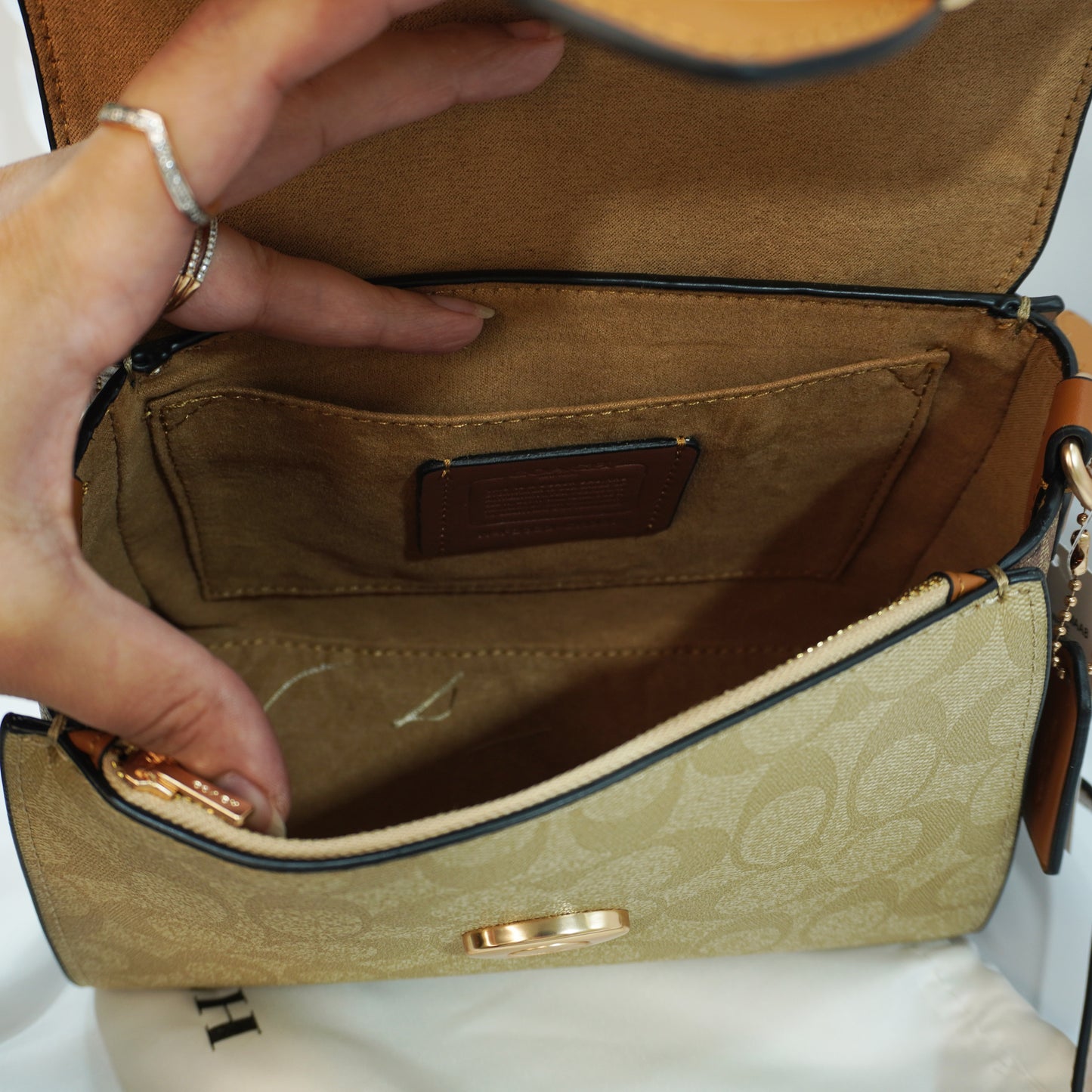 CH335 - Satchel/Sling - Apricot