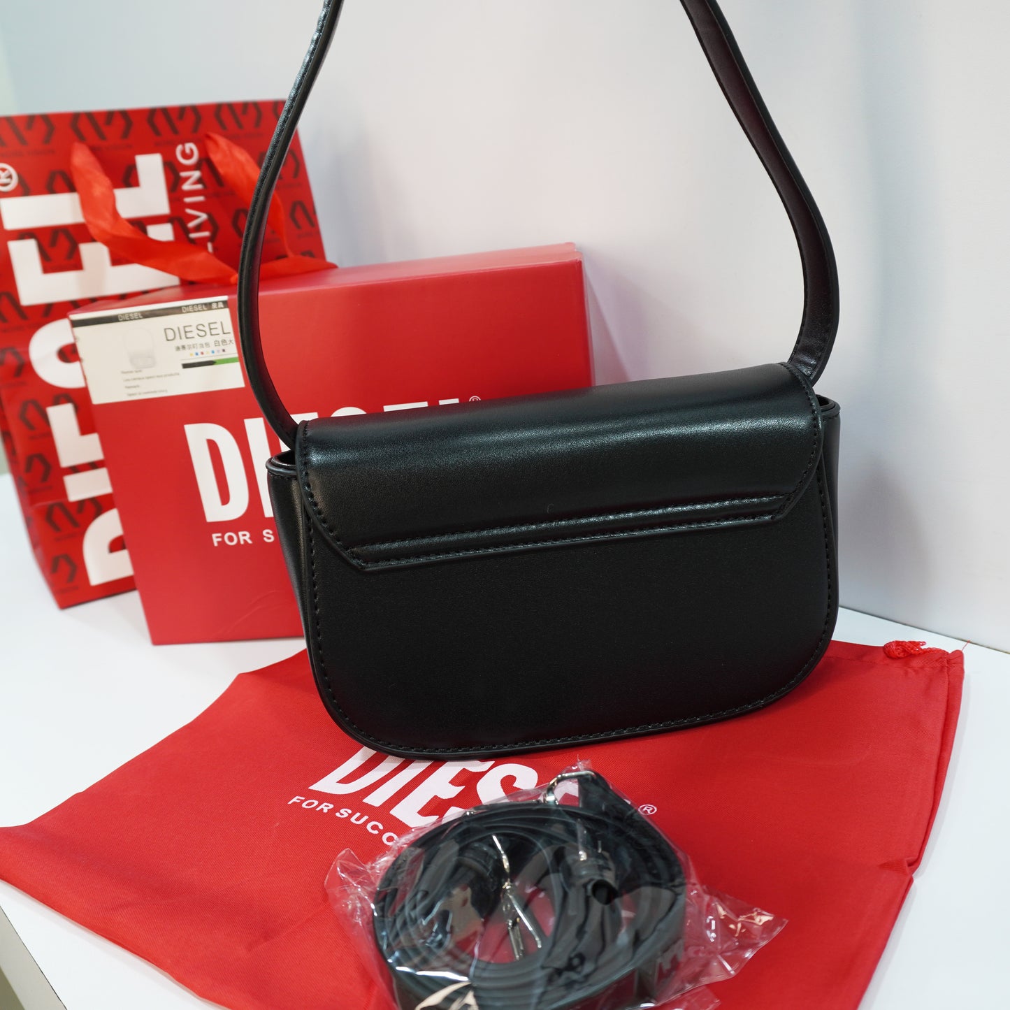 DESL111 - Shoulder/Sling - Black