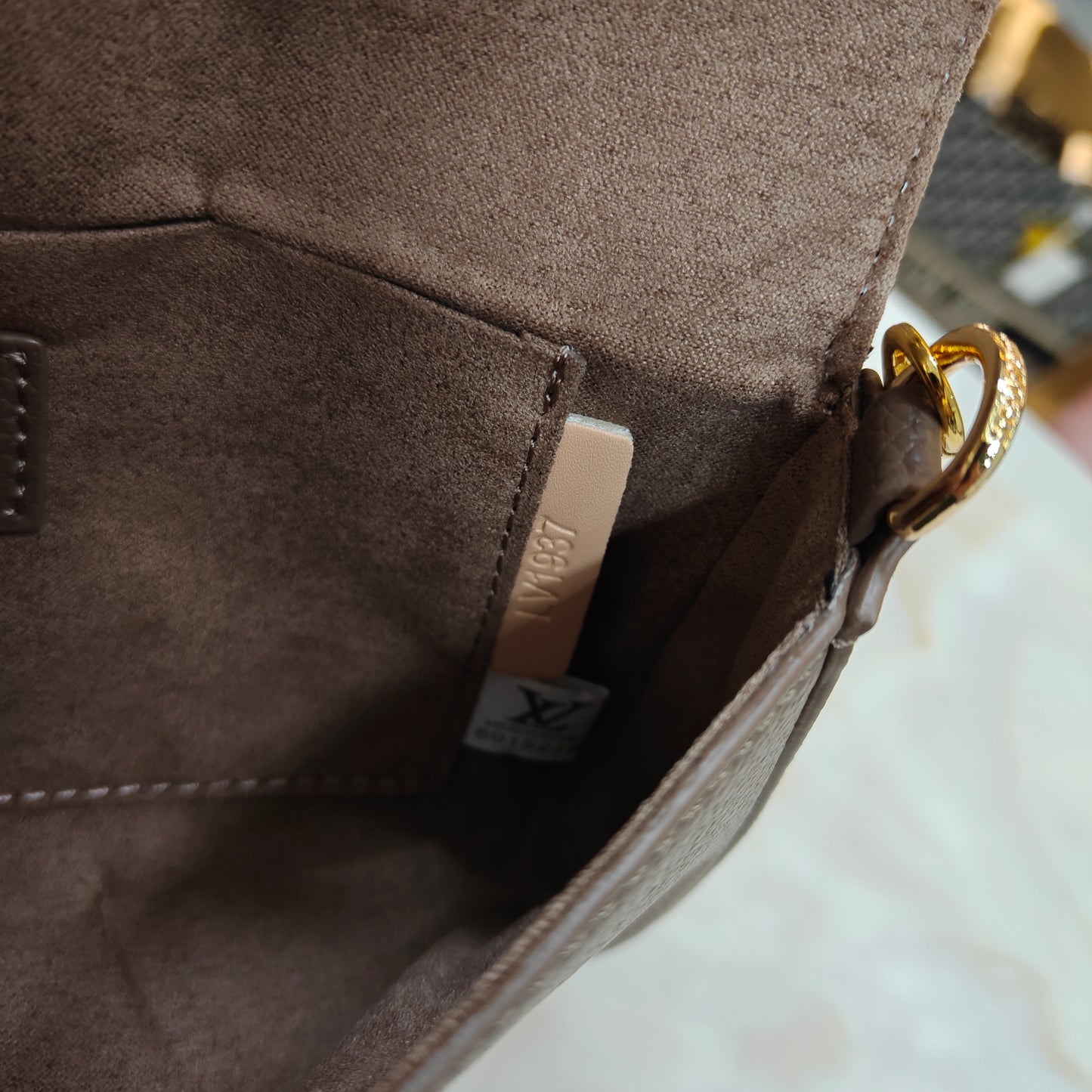 LV222 - Sling - Black Monogram 3 in 1
