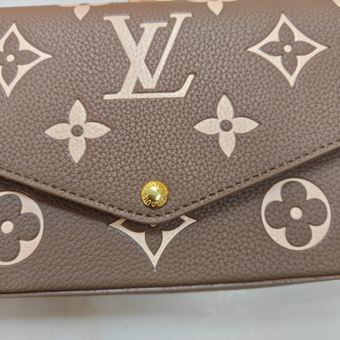 LV222 - Sling - Black Monogram 3 in 1