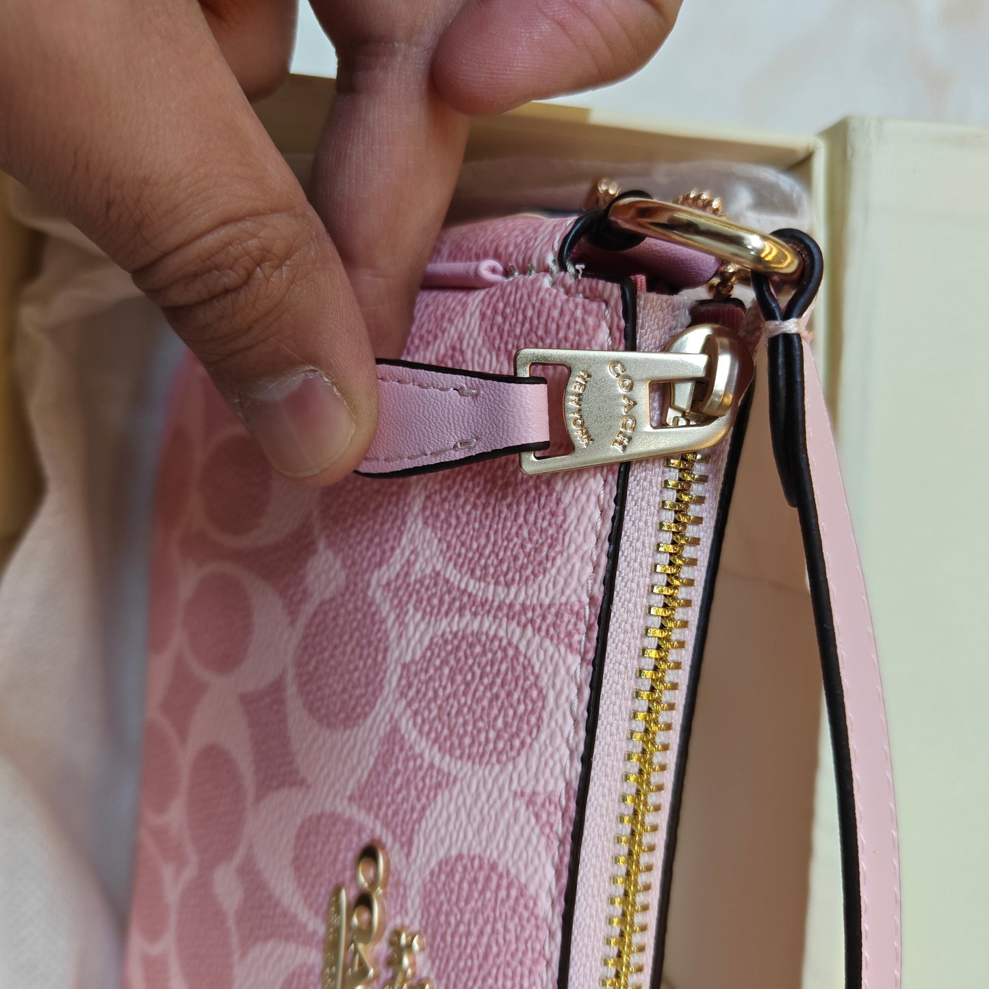 CH Nolita - Ultra Premium With Magnetic Box (Pink)