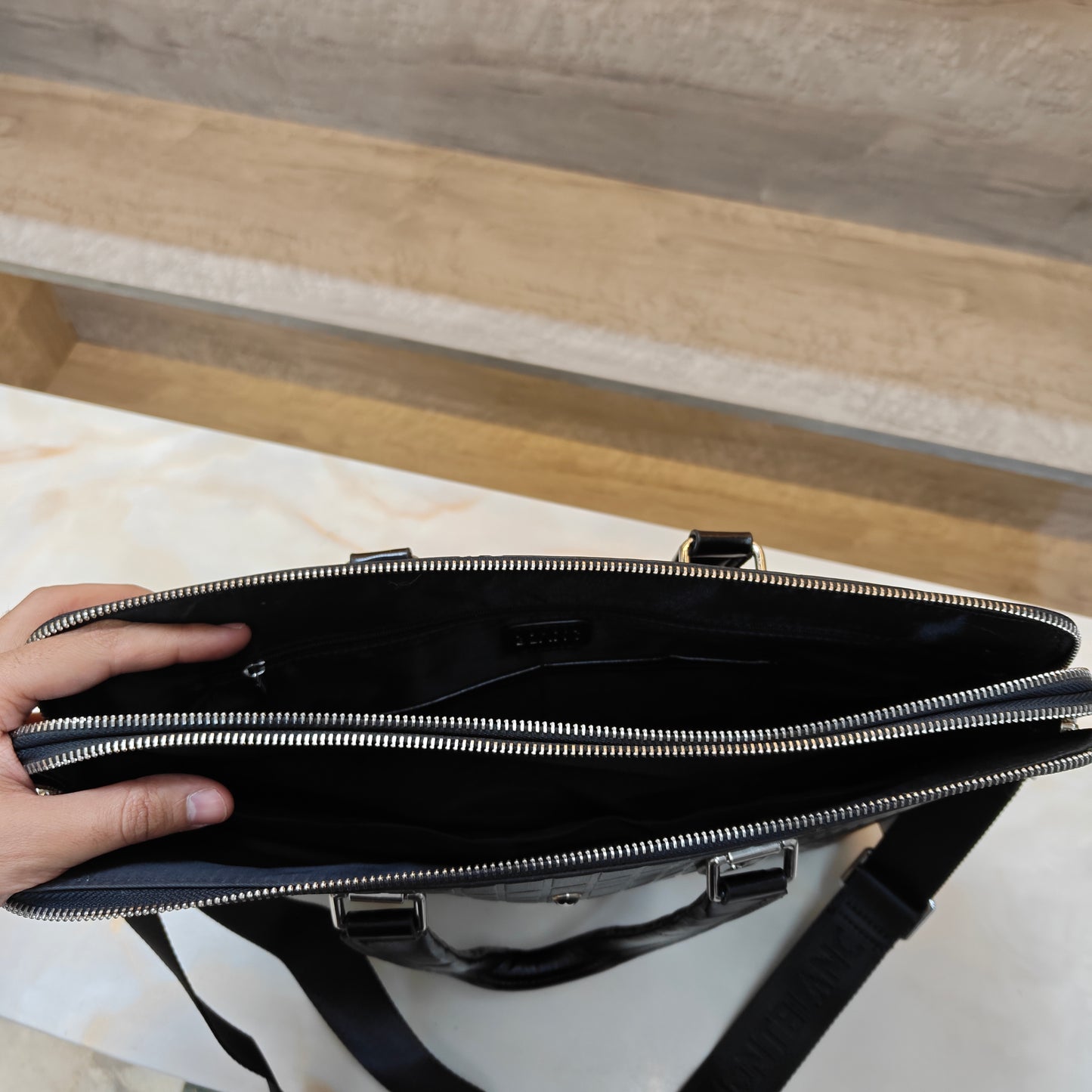 MB Laptop Bag Designer Black (Large)