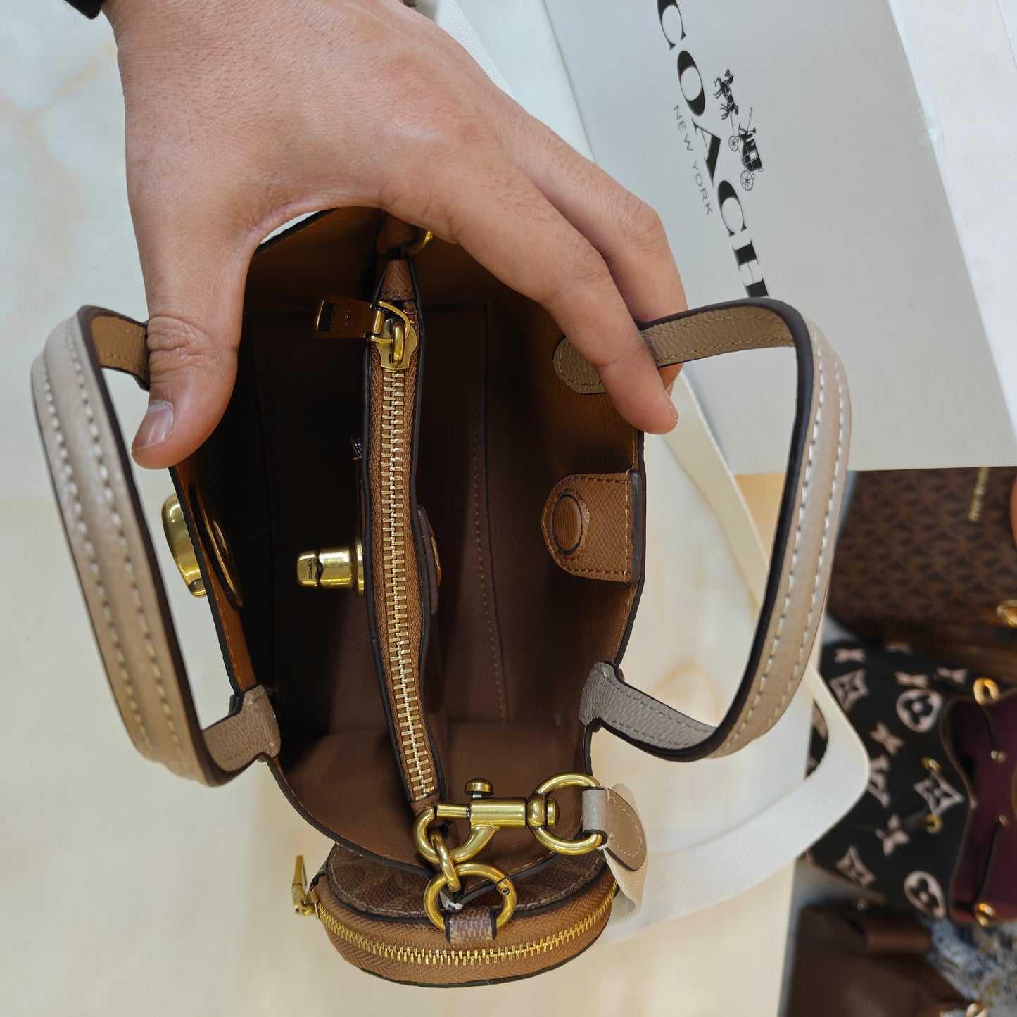 CH Willow 18 Satchel (Ultra Premium)- White