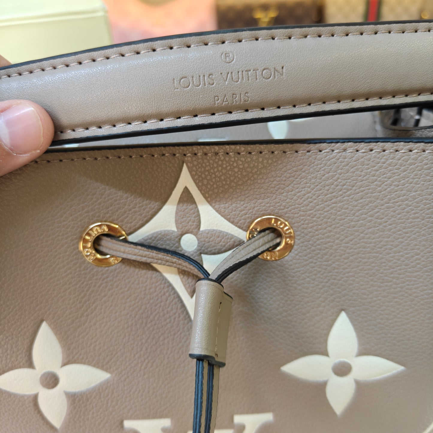 LVN Neo Neo MM Bucket Bag (Ultra Premium) - Beige