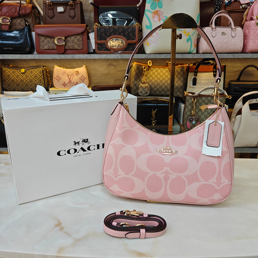 CH Teri Hobo (Ultra Premium)