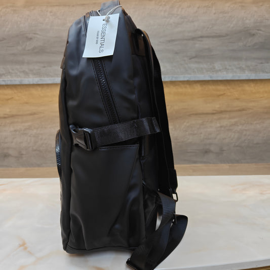 Essentials23 Bagpack (Solid Black)