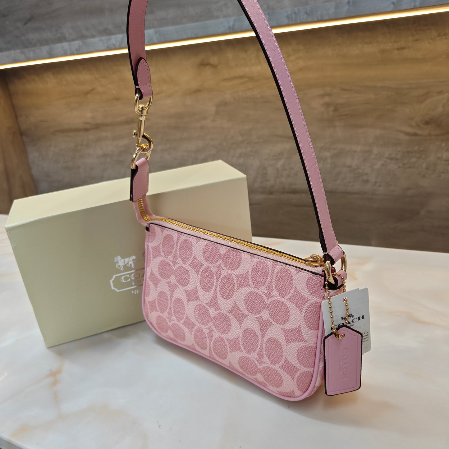 CH Nolita - Ultra Premium With Magnetic Box (Pink)