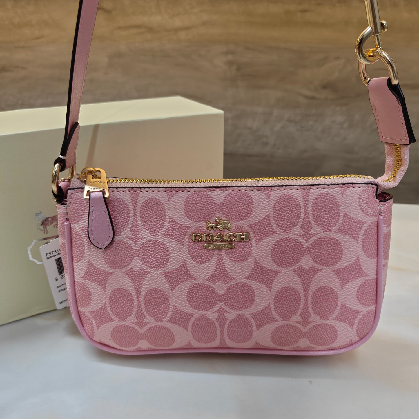 CH Nolita - Ultra Premium With Magnetic Box (Pink)