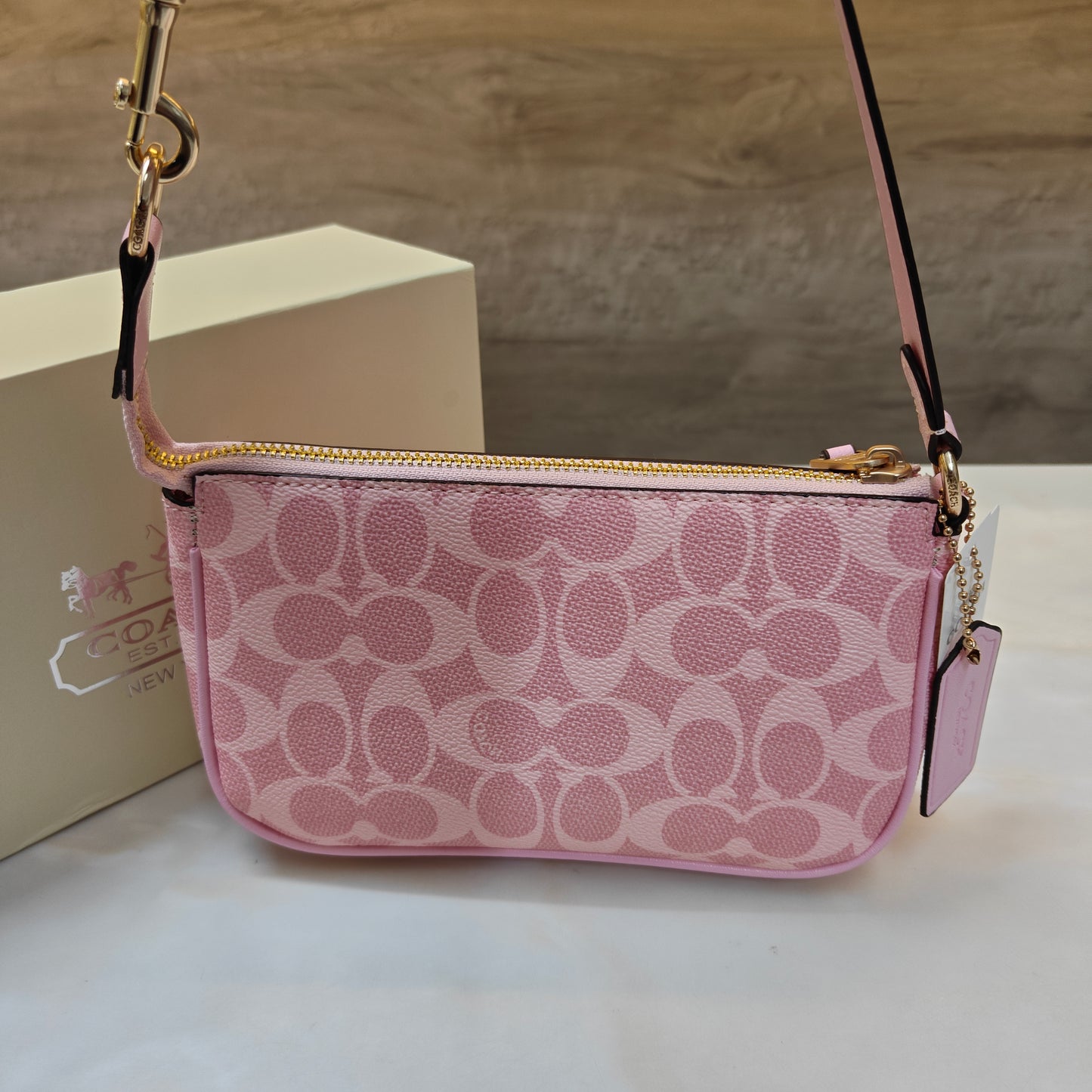 CH Nolita - Ultra Premium With Magnetic Box (Pink)