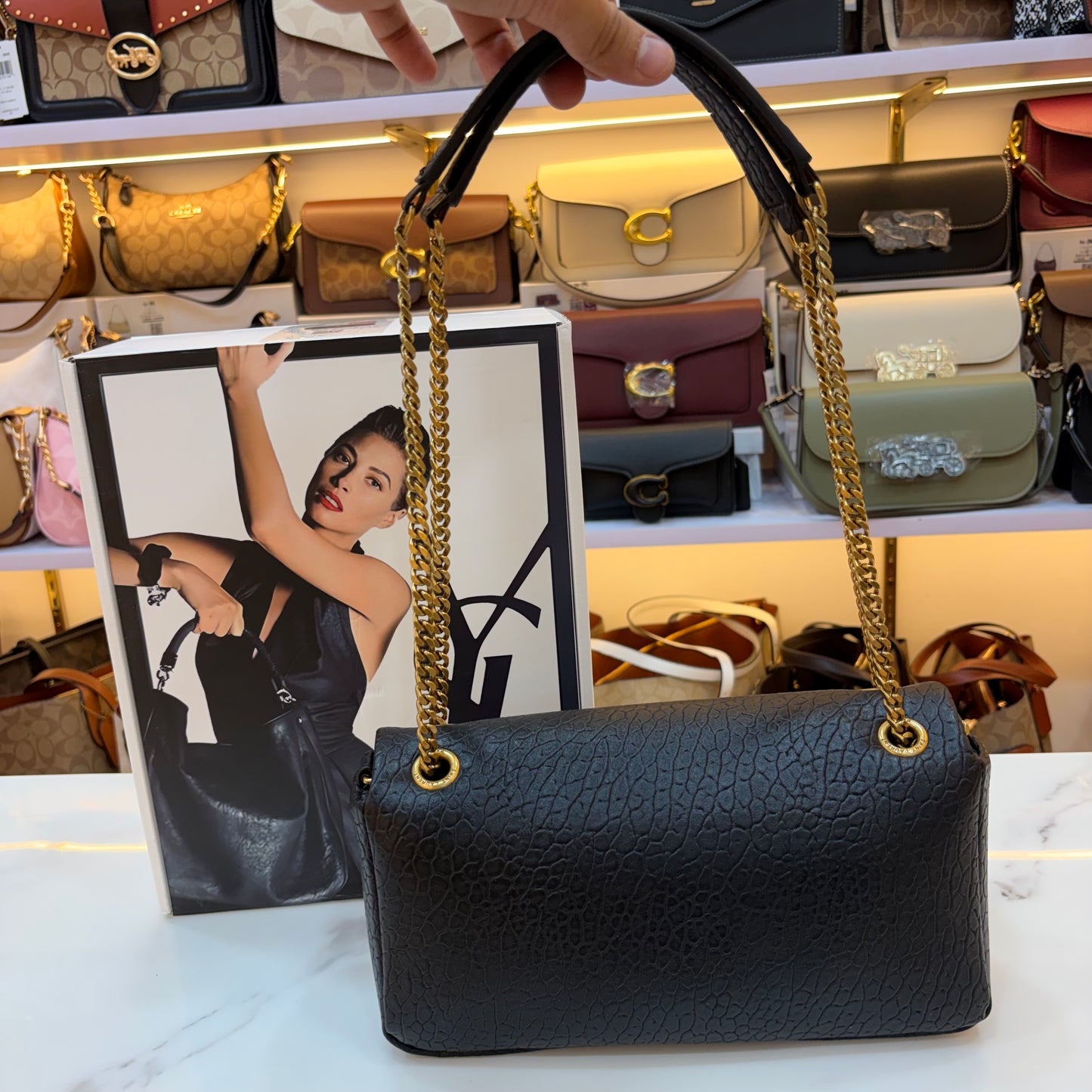 YSL CALYPSO MEDIUM IN GRAINED LEATHER - BLACK
